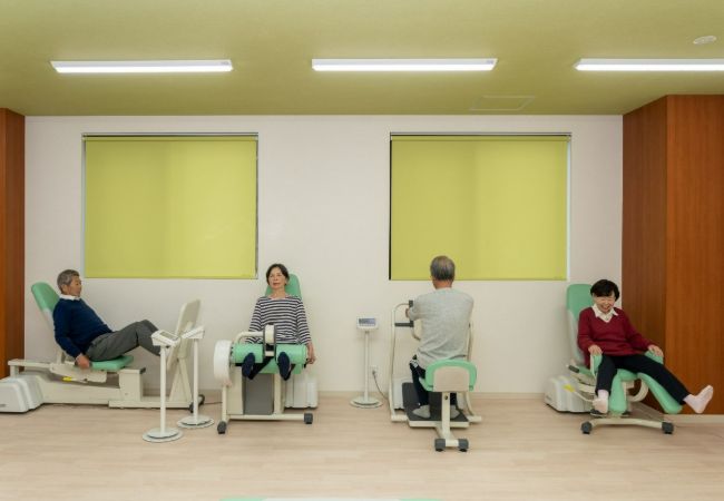 必要な筋力を鍛えるトレーニングマシーン