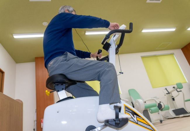 膝・股関節周囲の動きを改善するバイクトレーニング